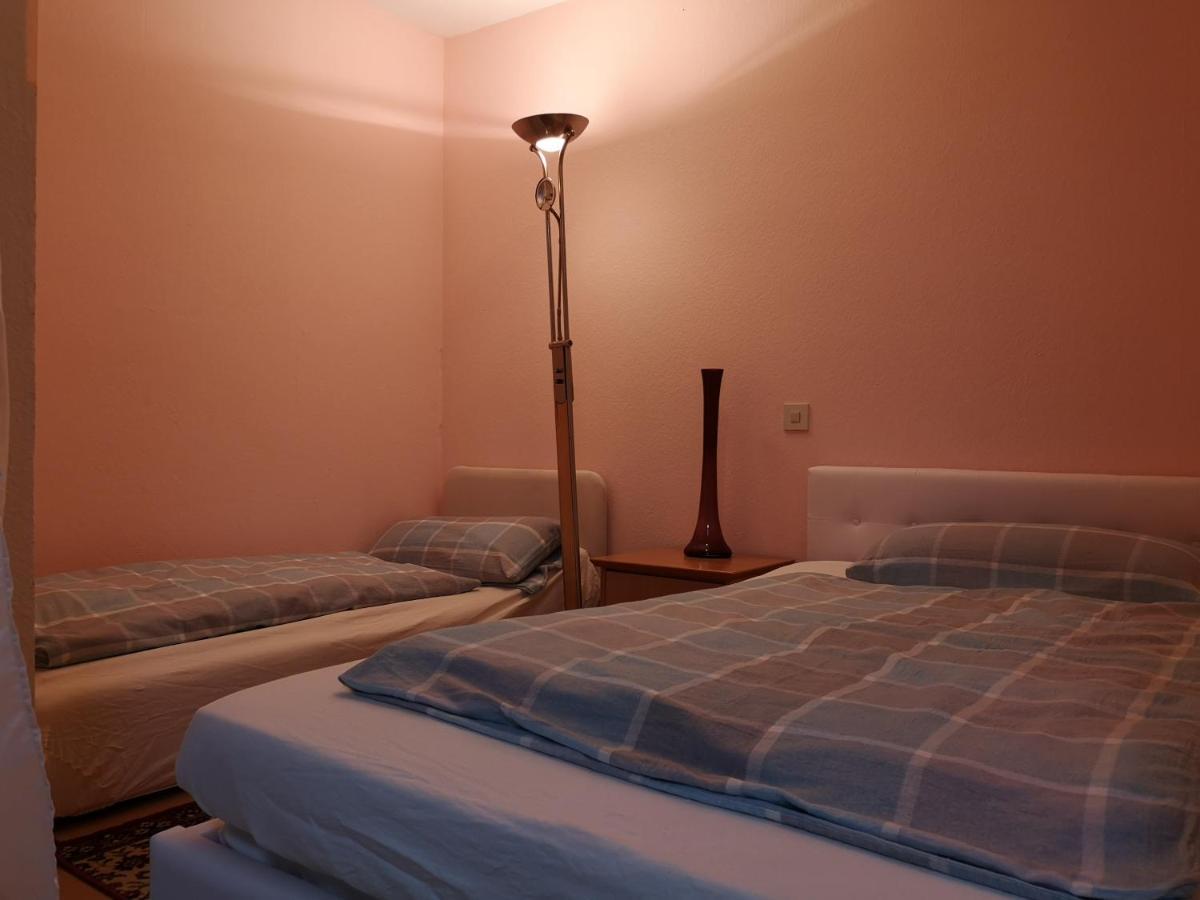 Leo Apartment
